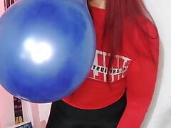 Do you like to watch me play with balloons??