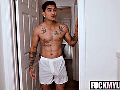 Dana Vespoli Catches Big-Butt Girlfriend Sucking Cock