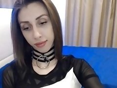 Shemale webcam model wanks her big dick in live stream