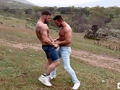 Tattooed gay dude pleases a neighbor by drilling his tight ass